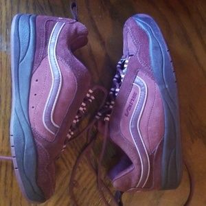 Rare Vintage Vans -Wine/Plum Suede old skool